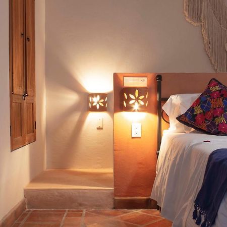 Hotel Puerta San Pedro à Tlaquepaque Extérieur photo