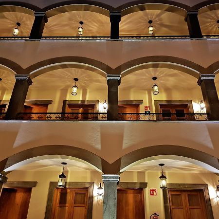 Hotel Puerta San Pedro à Tlaquepaque Extérieur photo