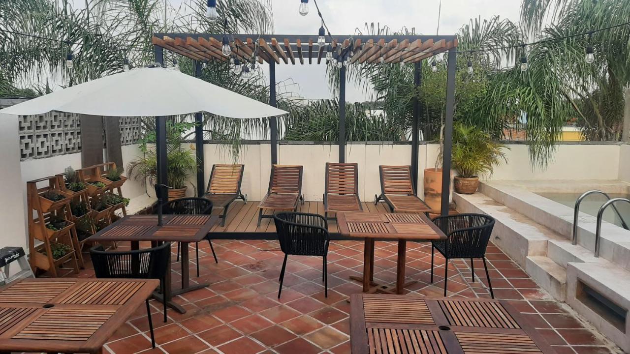 Hotel Puerta San Pedro à Tlaquepaque Extérieur photo