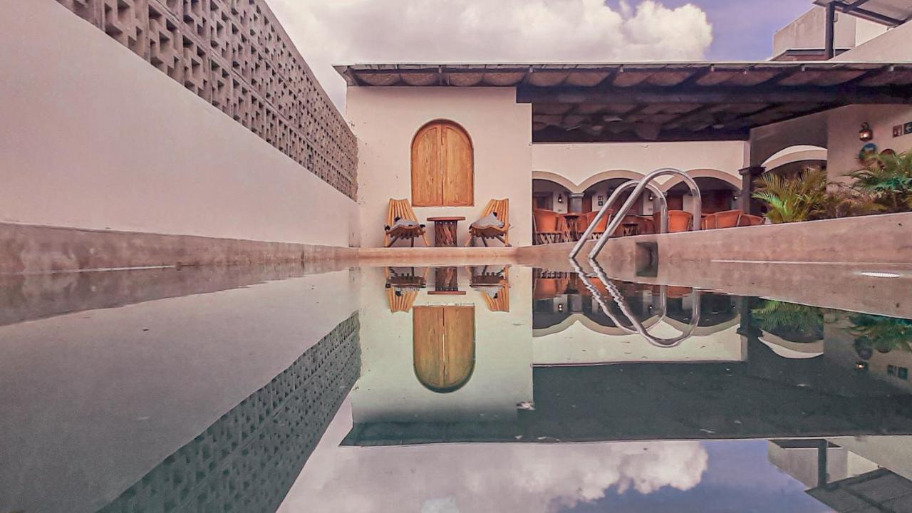 Hotel Puerta San Pedro à Tlaquepaque Extérieur photo