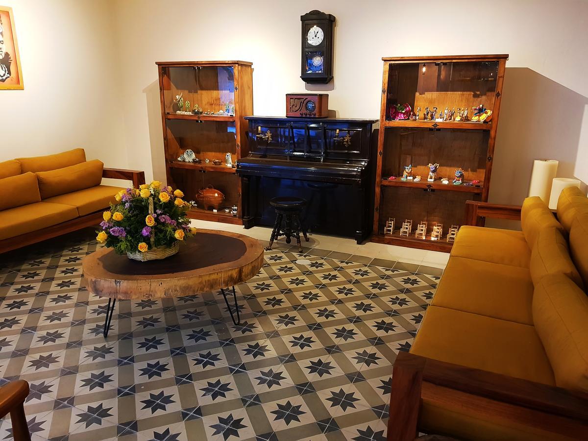 Hotel Puerta San Pedro à Tlaquepaque Extérieur photo