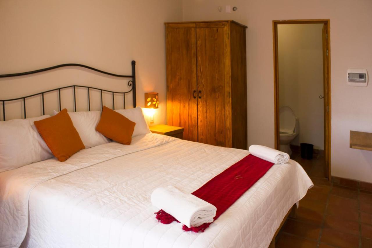 Hotel Puerta San Pedro à Tlaquepaque Extérieur photo