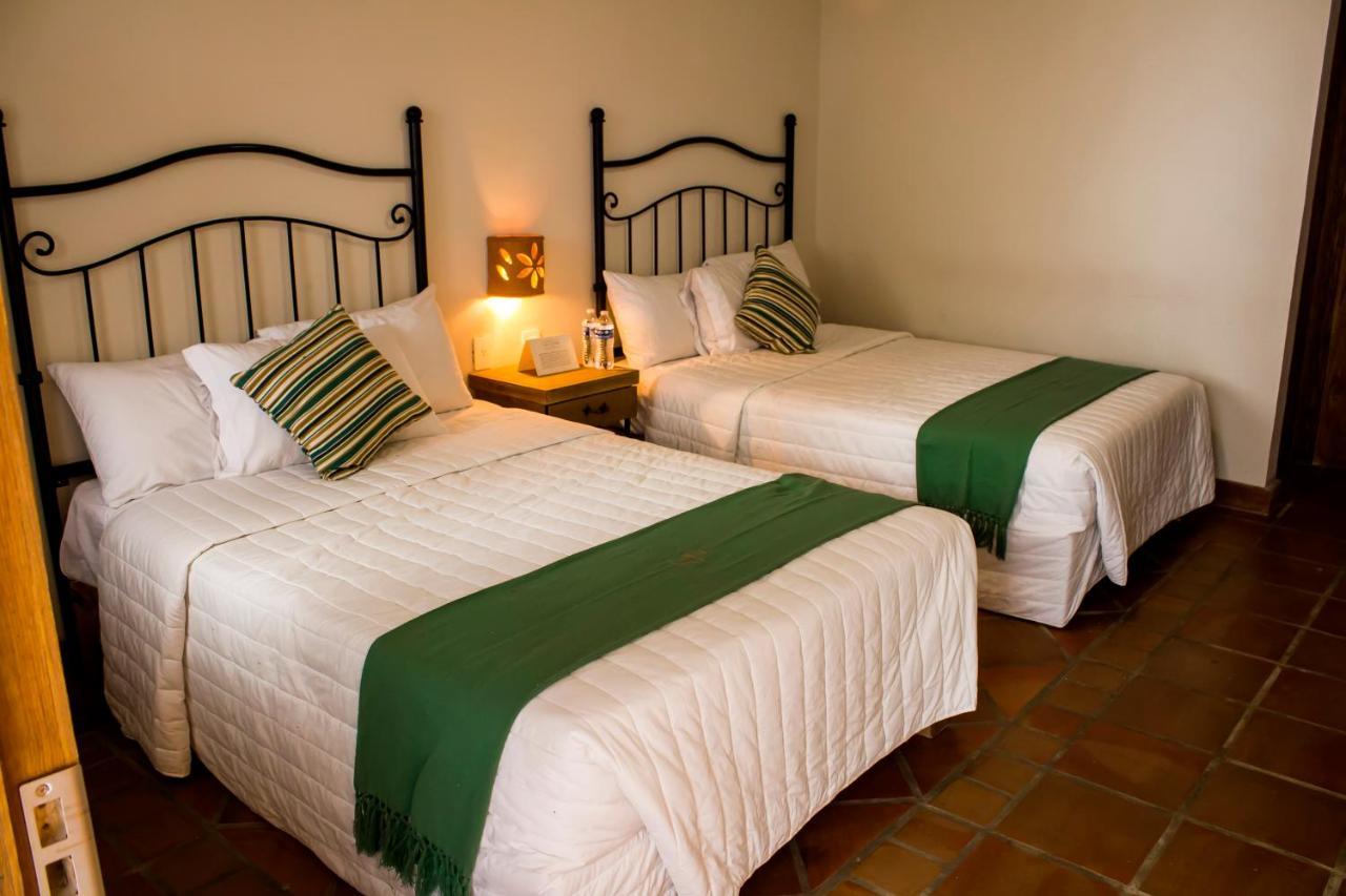 Hotel Puerta San Pedro à Tlaquepaque Extérieur photo