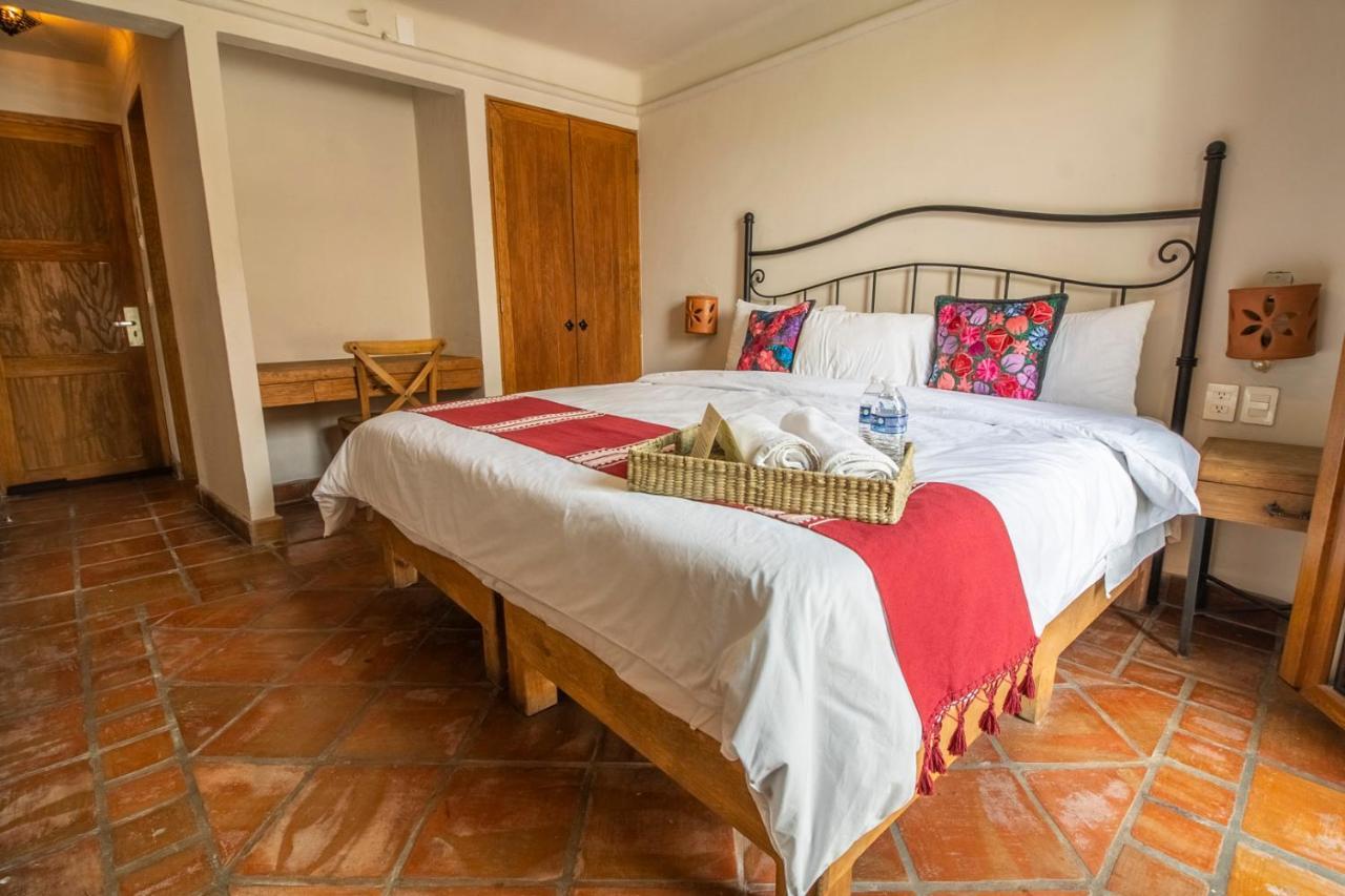 Hotel Puerta San Pedro à Tlaquepaque Extérieur photo