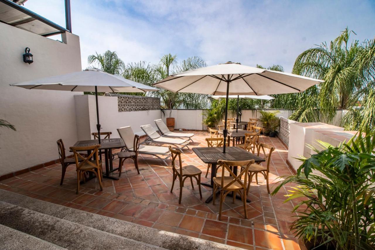Hotel Puerta San Pedro à Tlaquepaque Extérieur photo