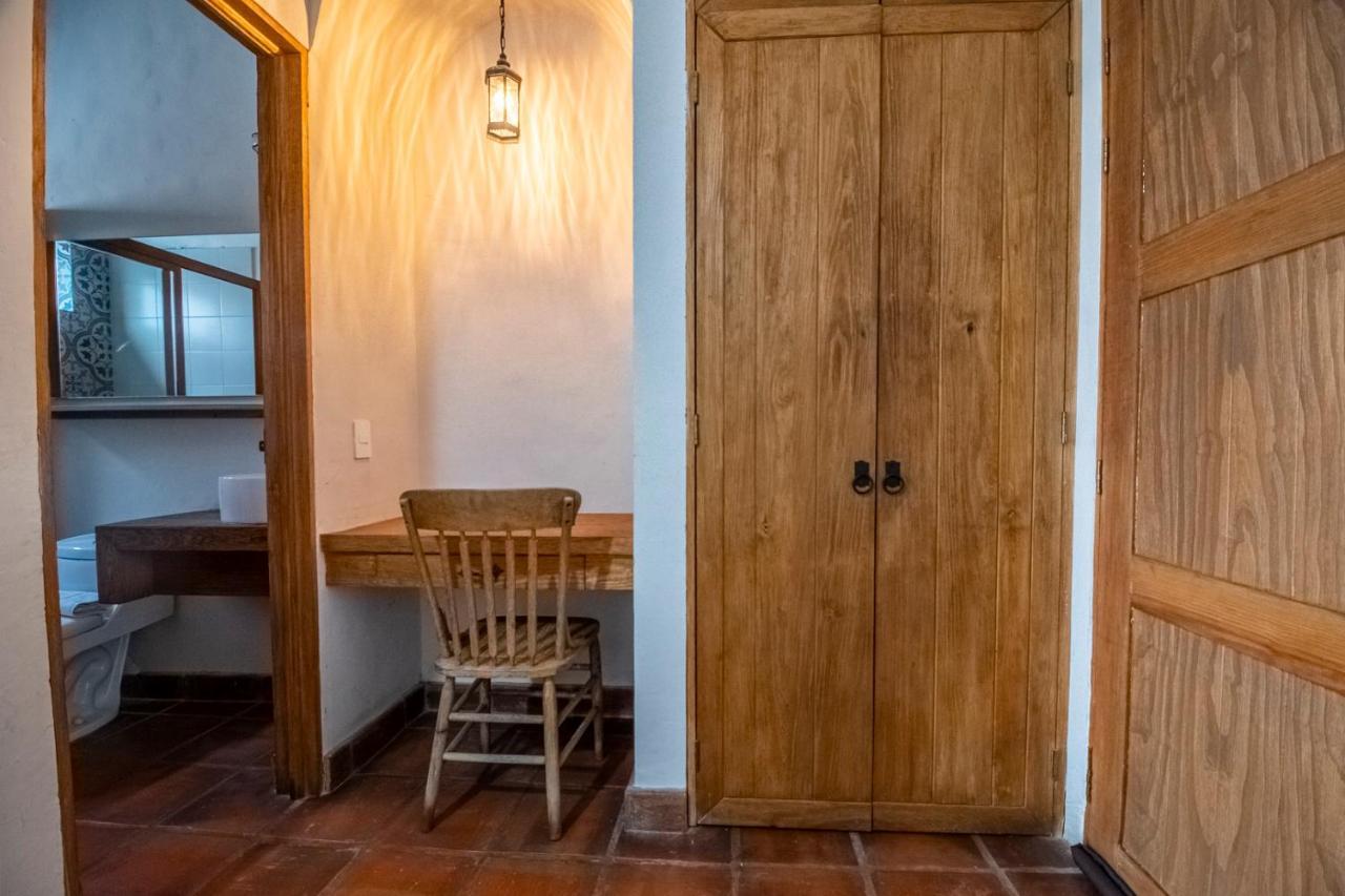 Hotel Puerta San Pedro à Tlaquepaque Extérieur photo