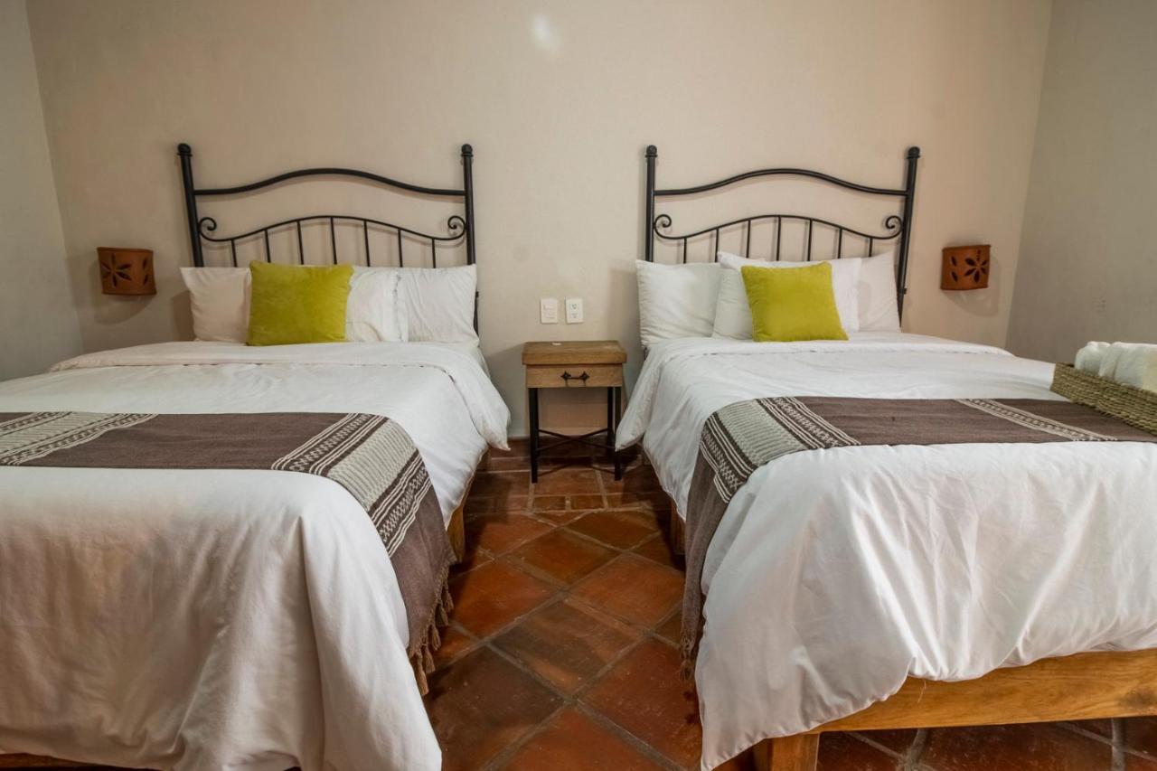 Hotel Puerta San Pedro à Tlaquepaque Extérieur photo