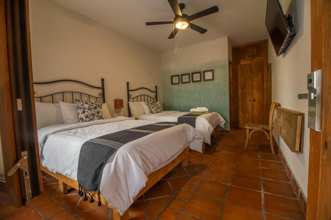 Hotel Puerta San Pedro à Tlaquepaque Extérieur photo